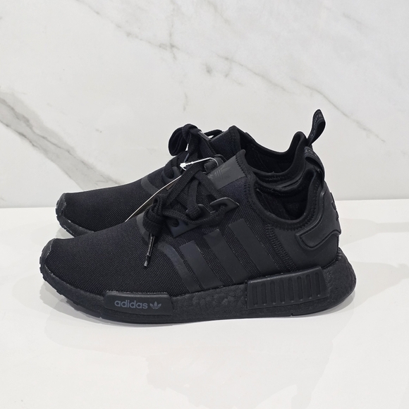 Adidas | Black Sneakers Unisex Size W7 - Picture 3 of 10